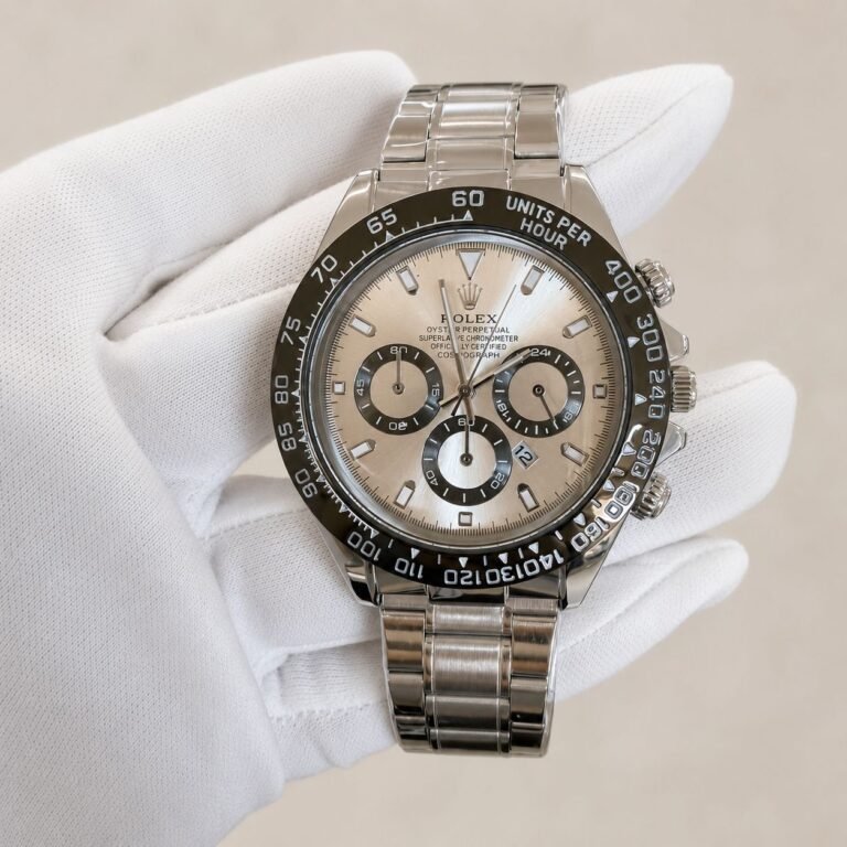 Rolex Daytona Silver Dial / Black Bezel